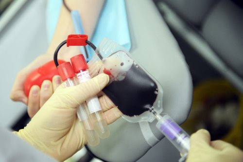 Число доноров крови в России растет