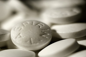 Длительный прием аспирина снижает риск развития рака толстой кишки
