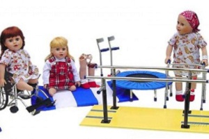 Столичных детей будут учить уважать инвалидов на куклах