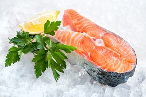 Искусственно разводимый лосось вызывает ожирение 